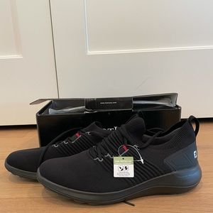 Brand new in box FootJoy Flex XP Golf Shoes Men’s size 13 spikeless design Black